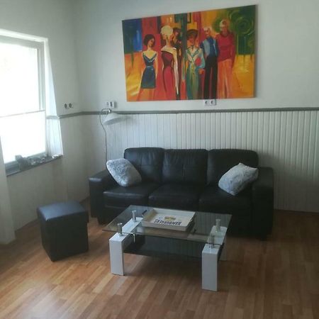 Zentral Gelegene Wohnung In Velbert-Mitte Luaran gambar