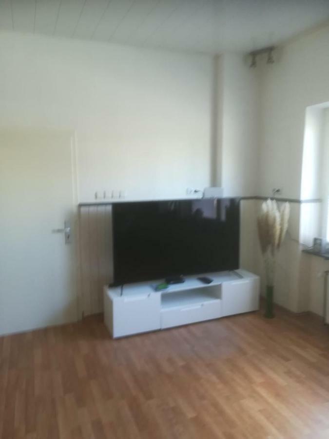 Zentral Gelegene Wohnung In Velbert-Mitte Luaran gambar