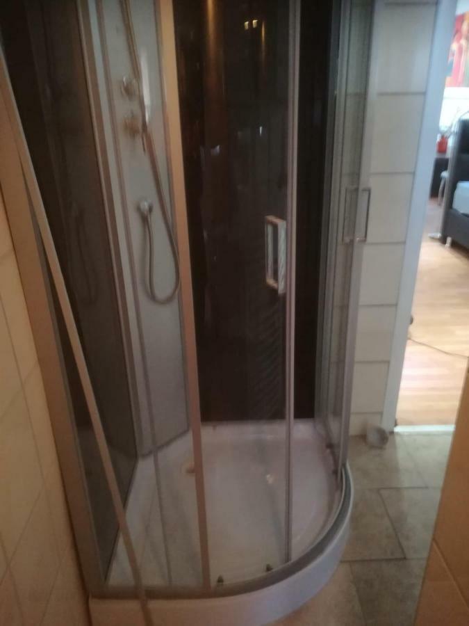 Zentral Gelegene Wohnung In Velbert-Mitte Luaran gambar